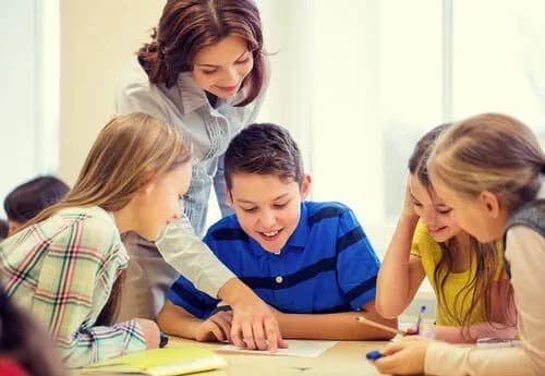 Qué es la orientación educativa según autores: perspectivas sorprendentes